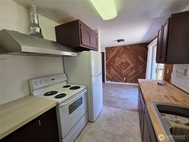 4340 Hamilton Drive, Oak Harbor, WA 98277