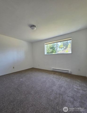 4340 Hamilton Drive, Oak Harbor, WA 98277