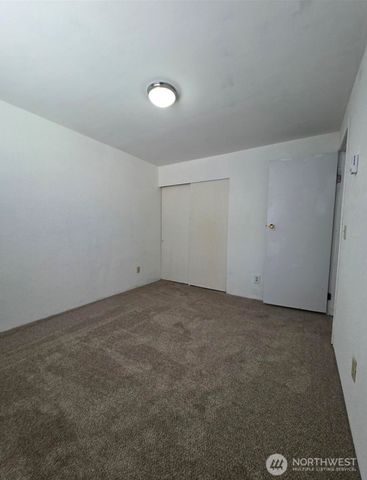 4340 Hamilton Drive, Oak Harbor, WA 98277