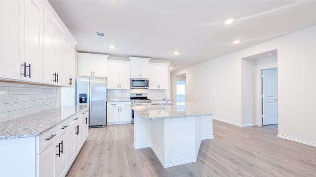 2421 Apex Avenue, Grand Prairie, TX 75052