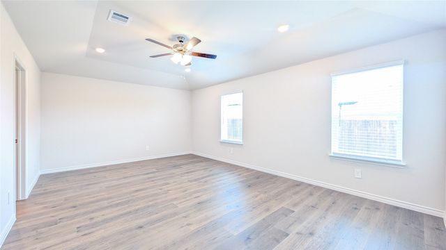 2421 Apex Avenue, Grand Prairie, TX 75052