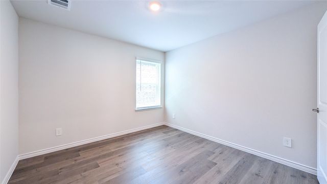 2421 Apex Avenue, Grand Prairie, TX 75052