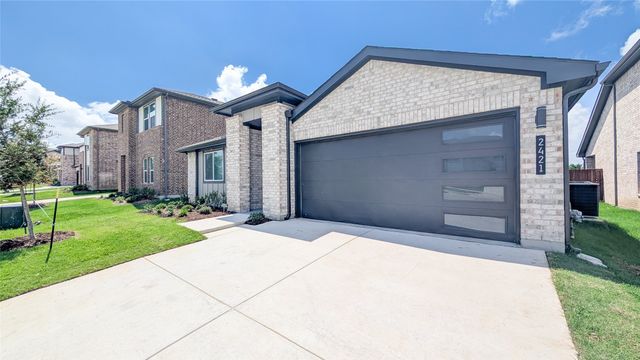 2421 Apex Avenue, Grand Prairie, TX 75052