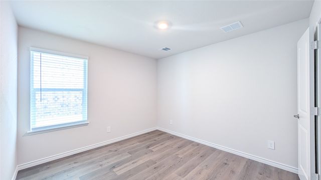 2421 Apex Avenue, Grand Prairie, TX 75052