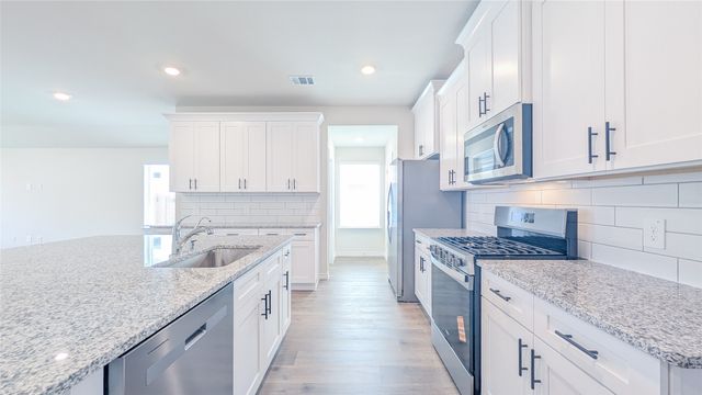 2421 Apex Avenue, Grand Prairie, TX 75052