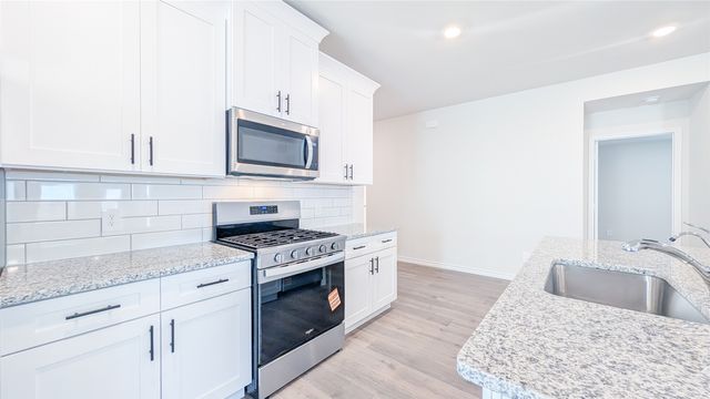 2421 Apex Avenue, Grand Prairie, TX 75052