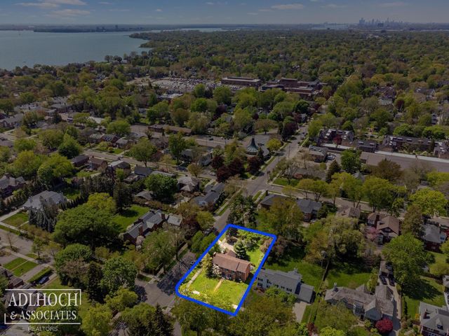 393 Lakeland Street, Grosse Pointe, MI 48230