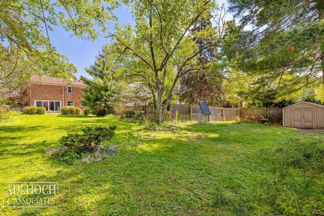393 Lakeland Street, Grosse Pointe, MI 48230