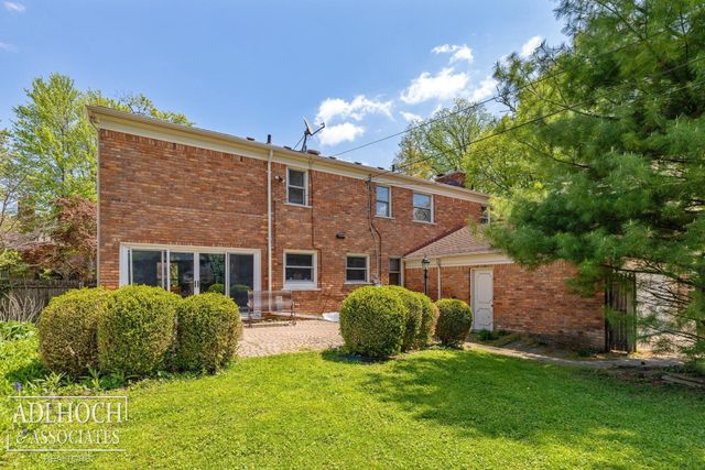 393 Lakeland Street, Grosse Pointe, MI 48230