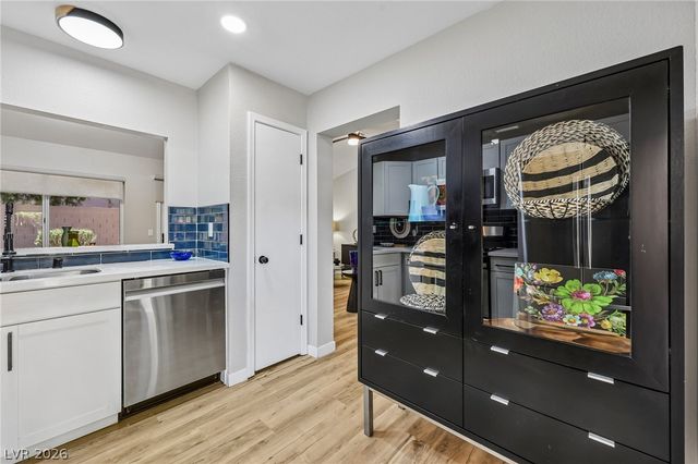 8701 Prairie Hill Drive, Las Vegas, NV 89134
