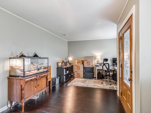 217 W Grady Street, Blooming Grove, TX 76626