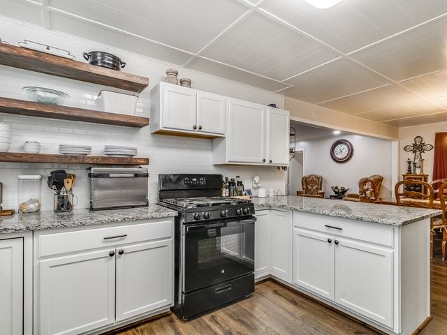 217 W Grady Street, Blooming Grove, TX 76626