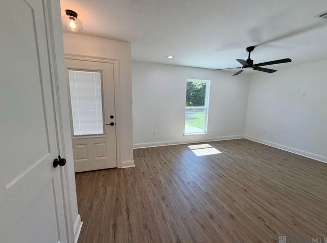 1925 72nd Ave, Baton Rouge, LA 70807