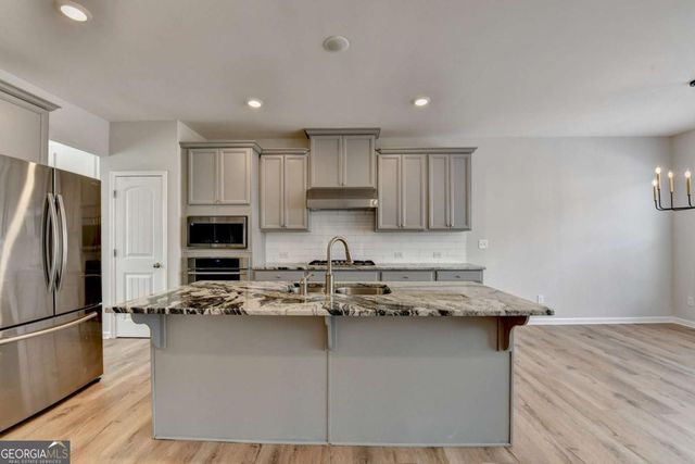 860 Sunset Park Drive, Suwanee, GA 30024