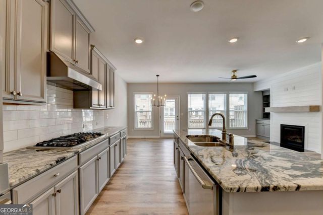 860 Sunset Park Drive, Suwanee, GA 30024