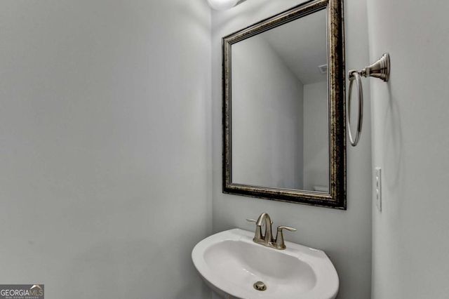 860 Sunset Park Drive, Suwanee, GA 30024