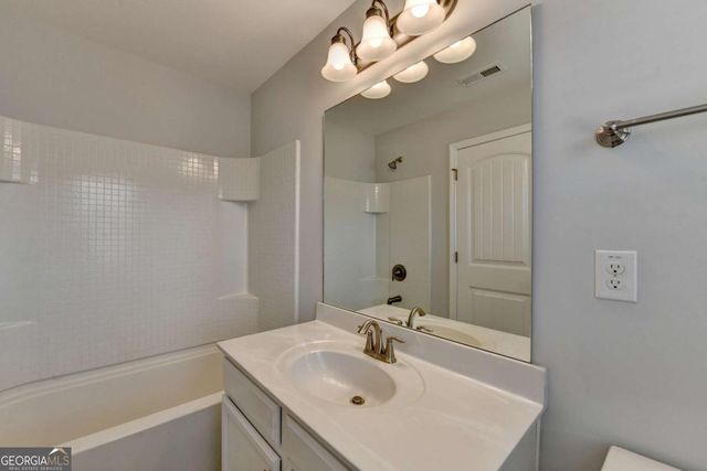 860 Sunset Park Drive, Suwanee, GA 30024