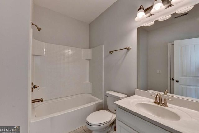 860 Sunset Park Drive, Suwanee, GA 30024