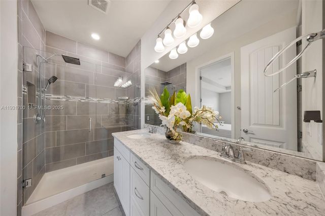 5110 Eucalyptus Dr 3, Hollywood, FL 33021