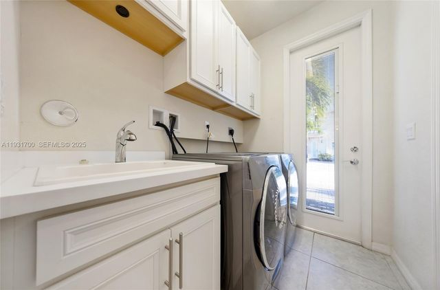 5110 Eucalyptus Dr 3, Hollywood, FL 33021