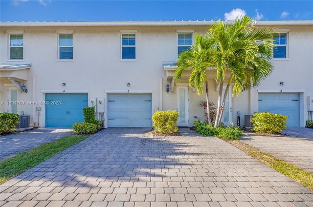 5110 Eucalyptus Dr 3, Hollywood, FL 33021