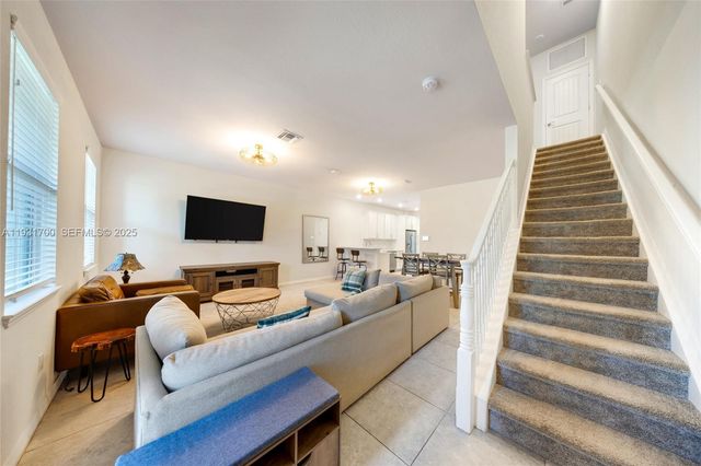 5110 Eucalyptus Dr 3, Hollywood, FL 33021