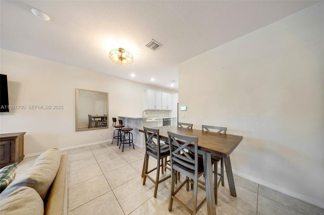 5110 Eucalyptus Dr 3, Hollywood, FL 33021