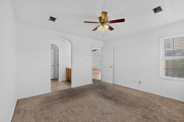 2035 Cielo Oeste Place NW, Albuquerque, NM 87120