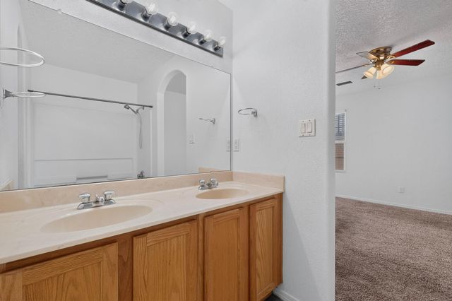 2035 Cielo Oeste Place NW, Albuquerque, NM 87120