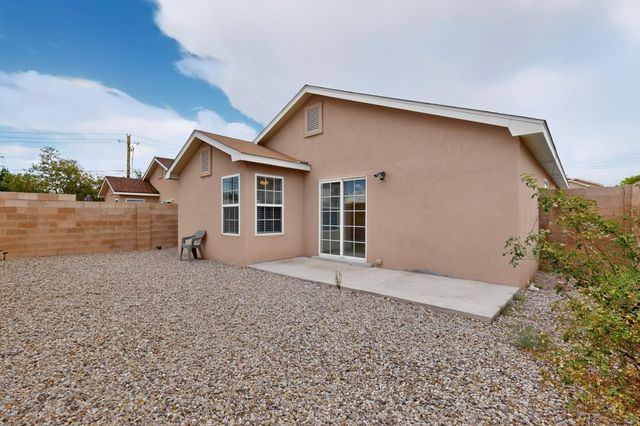 2035 Cielo Oeste Place NW, Albuquerque, NM 87120