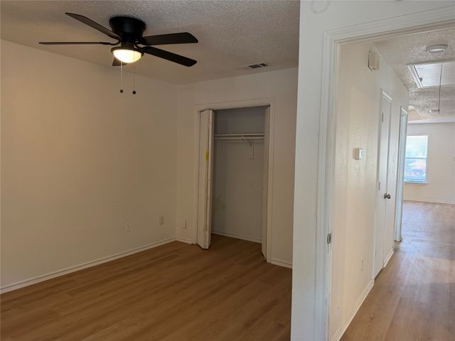 210 Shady Valley Drive, Mansfield, TX 76063