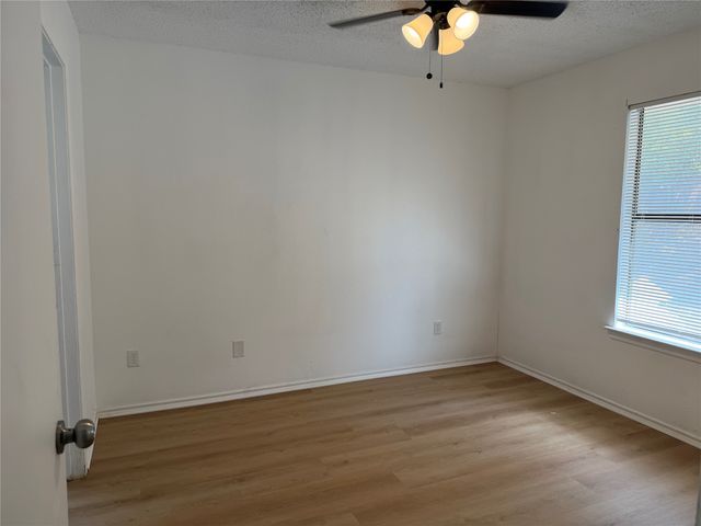 210 Shady Valley Drive, Mansfield, TX 76063