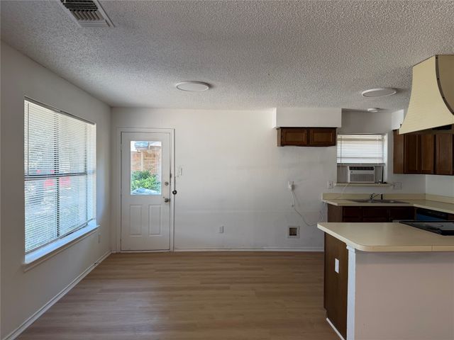 210 Shady Valley Drive, Mansfield, TX 76063