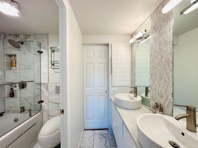 4249 N Kolmar Avenue 4249, Chicago, IL 60641