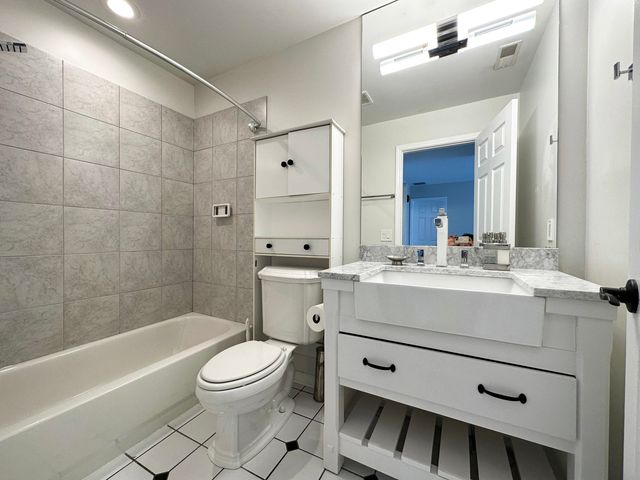 4249 N Kolmar Avenue 4249, Chicago, IL 60641