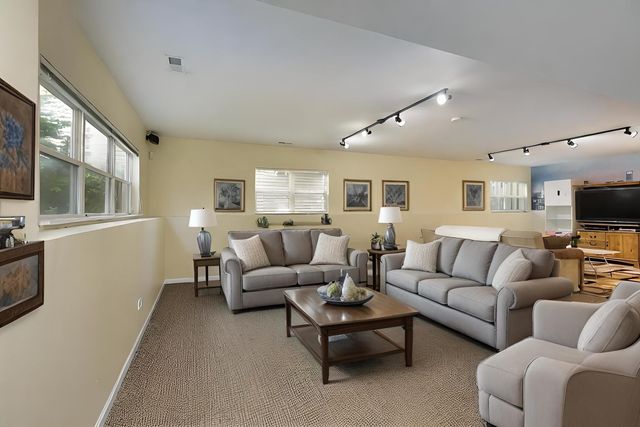 4249 N Kolmar Avenue 4249, Chicago, IL 60641