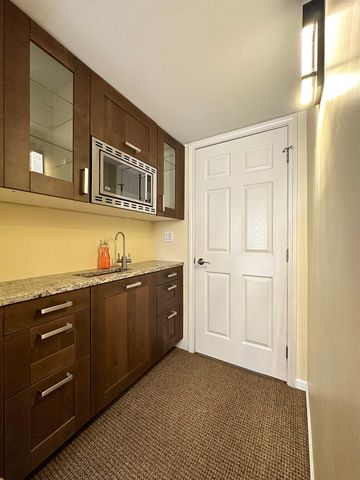4249 N Kolmar Avenue 4249, Chicago, IL 60641
