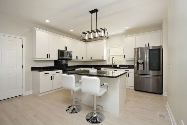 4249 N Kolmar Avenue 4249, Chicago, IL 60641