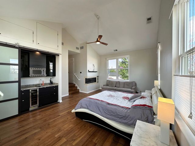 4249 N Kolmar Avenue 4249, Chicago, IL 60641