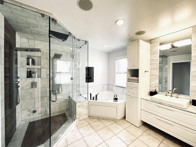 4249 N Kolmar Avenue 4249, Chicago, IL 60641
