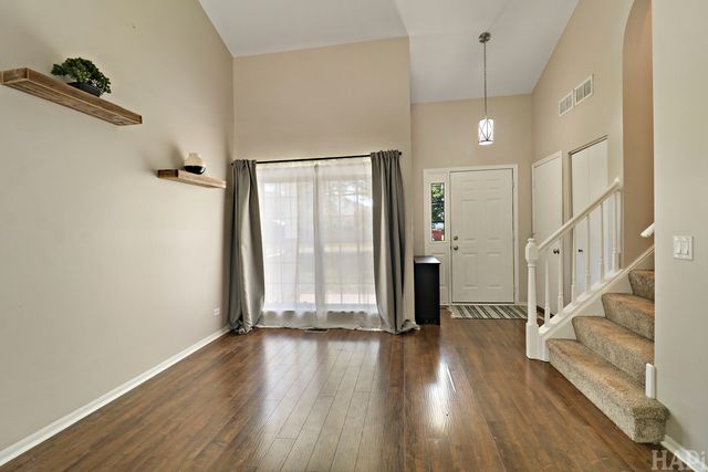 67 W Rustic Lane, Round Lake Beach, IL 60073