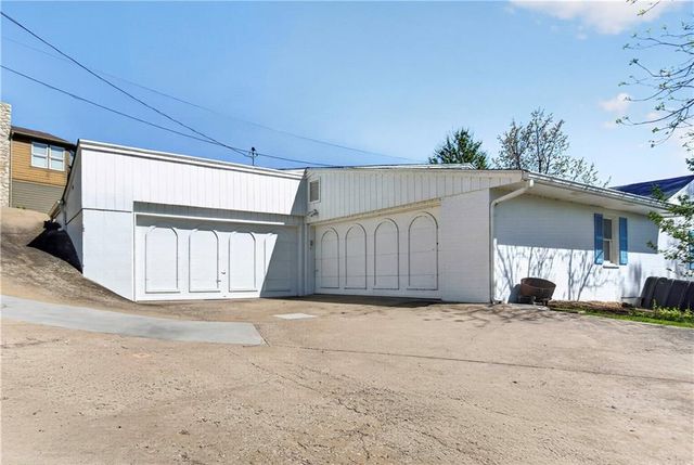 23 C Street, Lake Lotawana, MO 64086