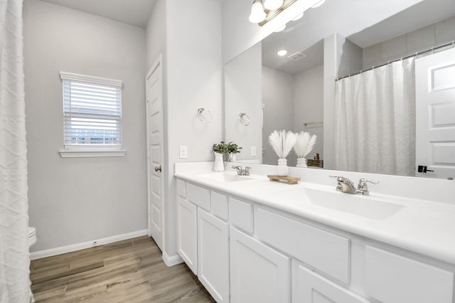 8419 Sunset Horizon Drive, Baytown, TX 77521