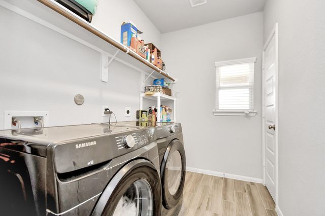 8419 Sunset Horizon Drive, Baytown, TX 77521