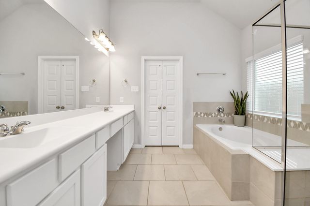 8419 Sunset Horizon Drive, Baytown, TX 77521