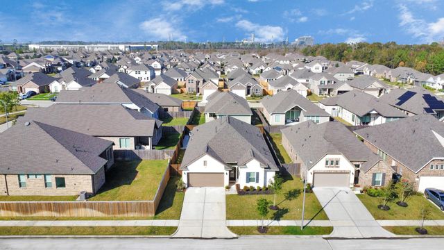 8419 Sunset Horizon Drive, Baytown, TX 77521