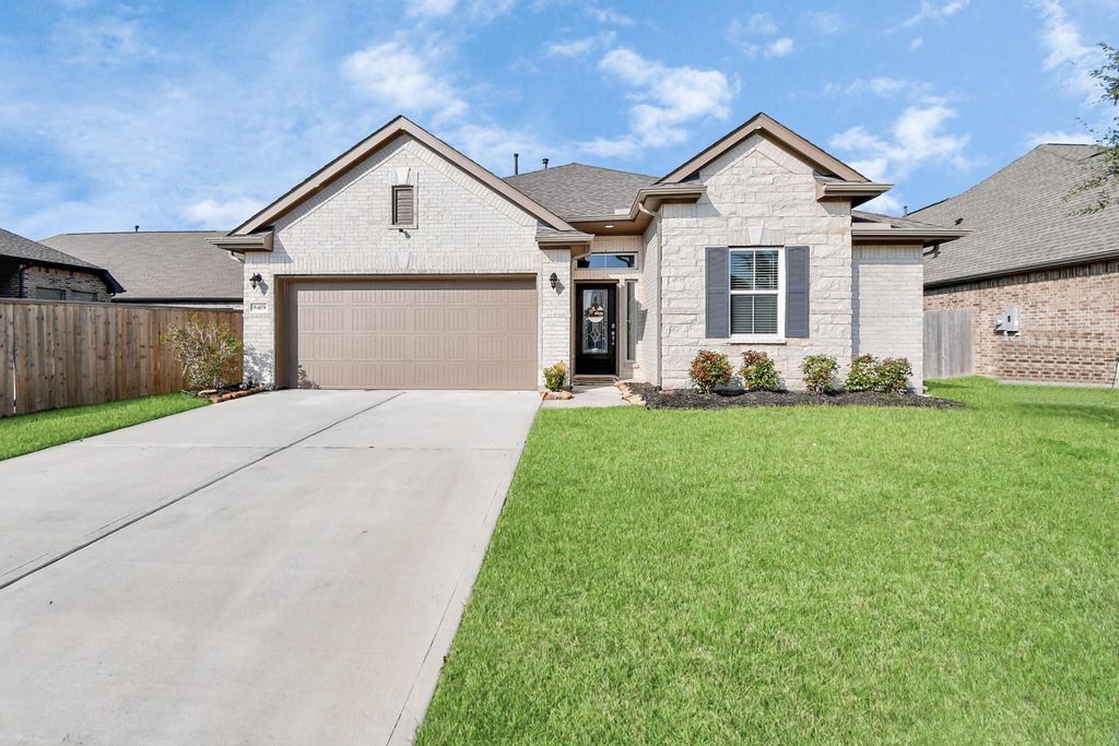 8419 Sunset Horizon Drive, Baytown, TX 77521