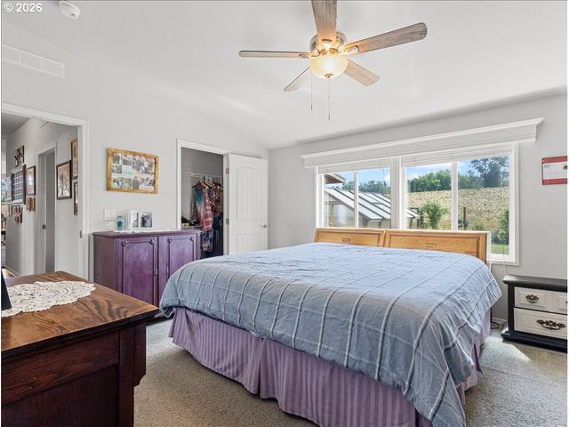 1410 WESTSIDE Hwy, Kelso, WA 98626