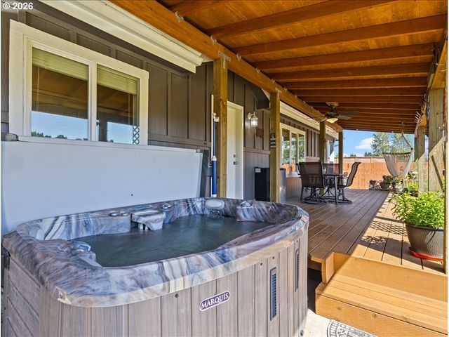 1410 WESTSIDE Hwy, Kelso, WA 98626