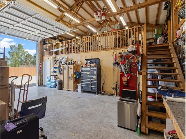 1410 WESTSIDE Hwy, Kelso, WA 98626